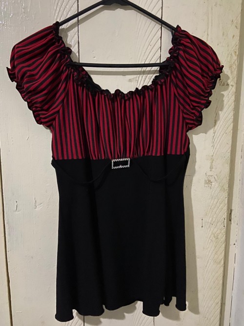 Red And Black Striped Top Shirt, Size Large