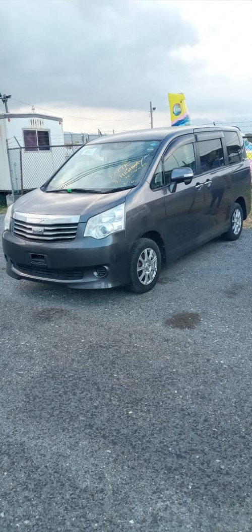 2011 Toyota  Noah X Smart Fully Loaded For Sale