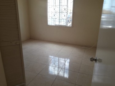 2 BEDROOM 1 BATH HOUSE FOR RENT