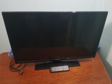SAMSUNG TV 32.5 Inches