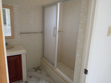 2 Bedrooms, 2 Bathrooms Apartment For Rent