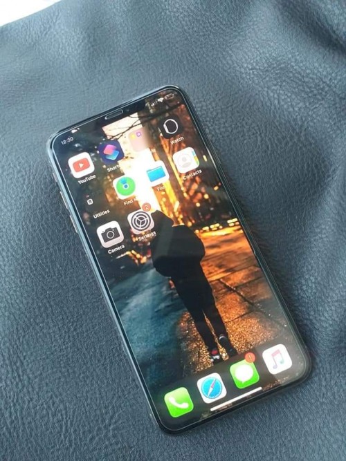 Mint CONDITION IPhone X 256
