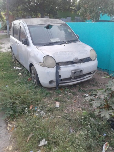 Toyota Sienta 