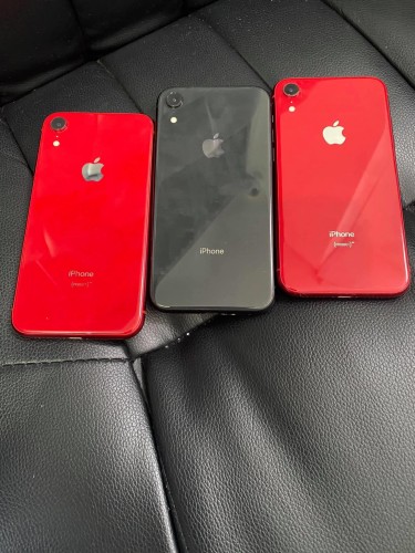 IPhone 11 Pro Max 64GB And IPhone XR 