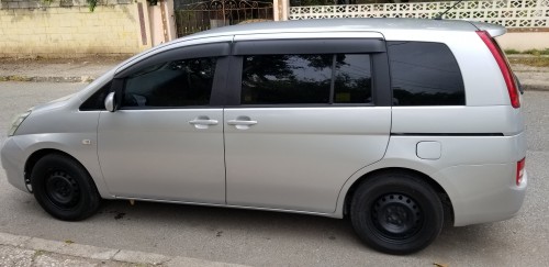 2009 Toyota Isis..used
