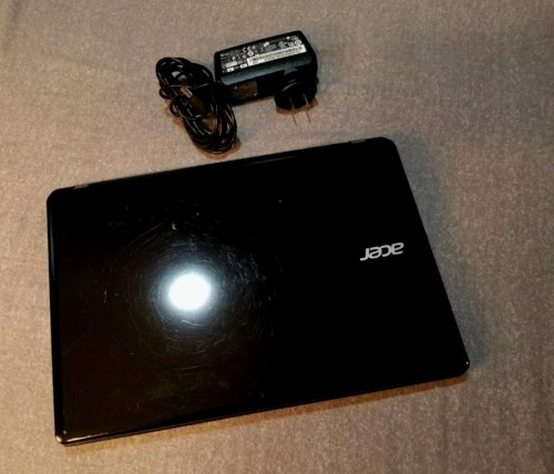 Acer 11.6 Inch LED, 6GB, SSD - SPEEDY