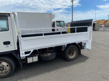 Model ISUZU ELF (3 Ton With Power Gate) Flat Bed