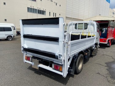 Model ISUZU ELF (3 Ton With Power Gate) Flat Bed