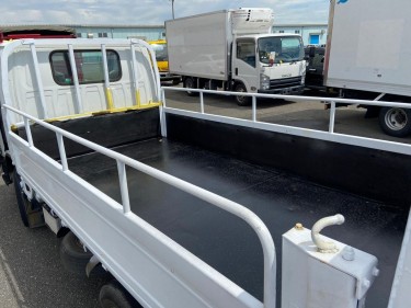 Model ISUZU ELF (3 Ton With Power Gate) Flat Bed