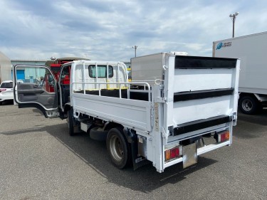 Model ISUZU ELF (3 Ton With Power Gate) Flat Bed