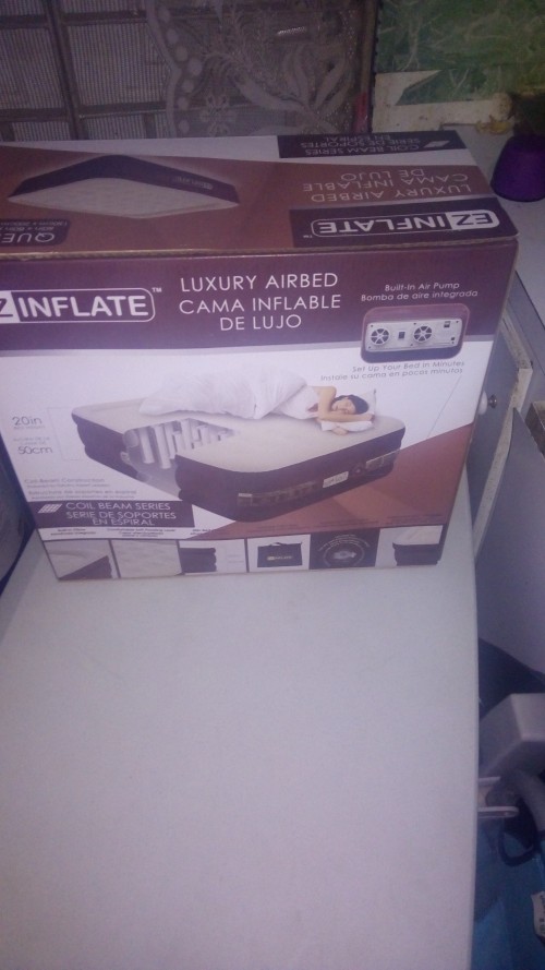 EZ Inflatable Bed (Queen)