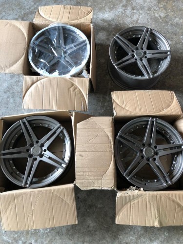 BRAND NEW OUT THE BOX 17” Rims (UNIVERSAL 4 LUGG)