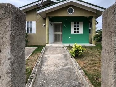 FULLY FURNISHED 2 Bedroom 2 Bath House FOR RENT