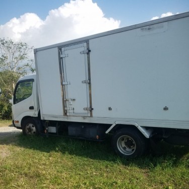 2010 Toyota  Dyna Freezer Truck Turbocharged Engin