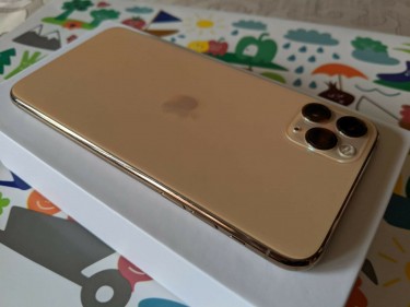 Apple IPhone 11 Pro Max 256GB Gold Unlocked