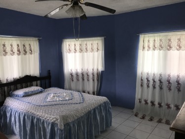 1 Bedroom And Bathroom With Share Kitchen