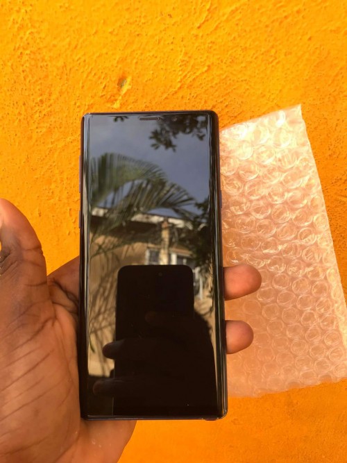 9/10 Note 9 For 53k Have A Small Slight Crack Line
