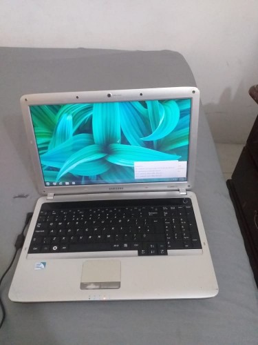 Samsung Laptop For Sale 