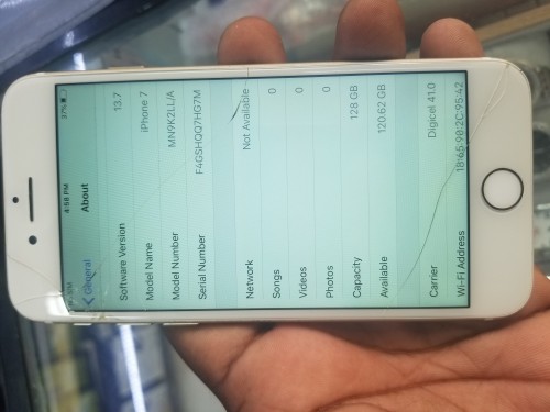 IPhone 7 128gb Unlocked Outer Glass Cracked