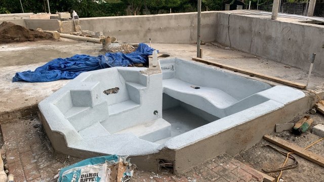Swimming Pool Worker Concrete Mason