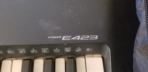 YAMAHA E423 Keyboard