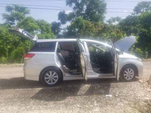 2011 Toyota  Wish Just Imported For Sale 2000cc