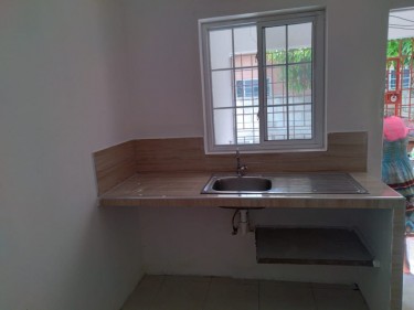 Self Contained 2 Bedroom 1 Bathroom Kitchenette 
