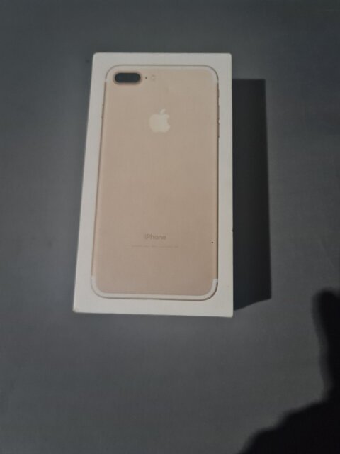 Gold Iphone 7 Plus *256GB Battery 100%