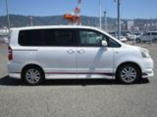 Toyota Noah G'S 2011 Newly Imported