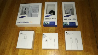 Samsung Galaxy And Iphones Accessories For Sale 