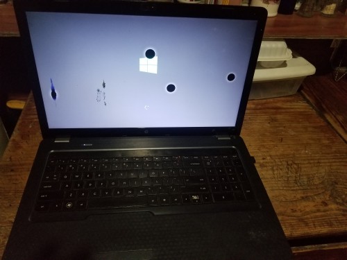 Hp 17 Inch Laptop  Come With A 500 Gig