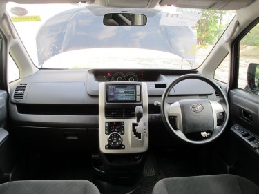 2012 Toyota Voxy 