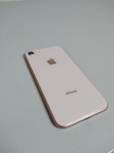 Apple IPhone 8 64GB Gold - Unlocked