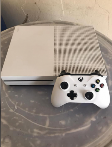 Xbox One S Mint Condition