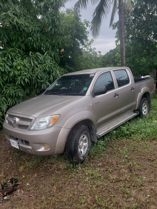 Toyota Hilux Pickup Truck For Sale 09