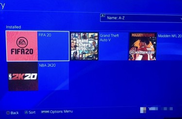 Sony PlayStation 4 + 2 Controllers + Games