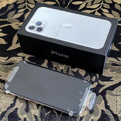 BRAND NEW IN BOX IPhone11pro<br />
(64GB,Unlocked)<br />
-