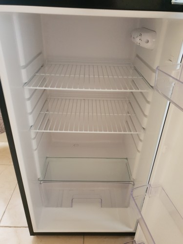 Preowned  10 Cubic Feet Refrigerator