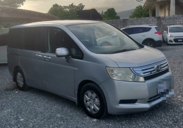 HONDA STEPWAGON 2010