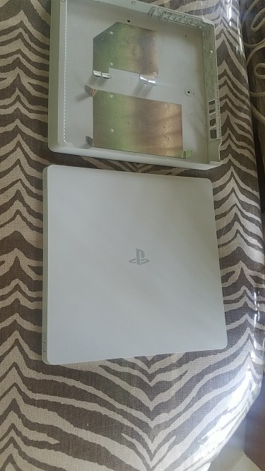 PS4 Slim PLASTIC TOP & BOTTOM White