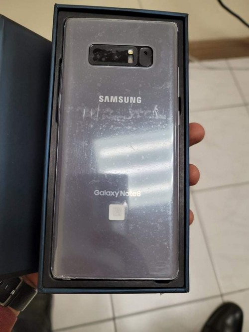 Samsung Galaxy Note 8 (SLIGHTLY SCREEN BURN)