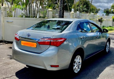 Second Handed / Used2015 Toyota Corolla Full Optio