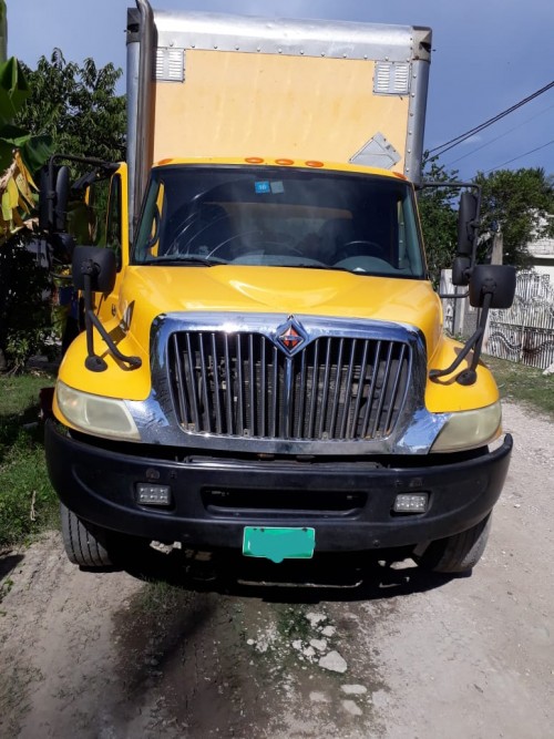 2007 International Box Body Truck