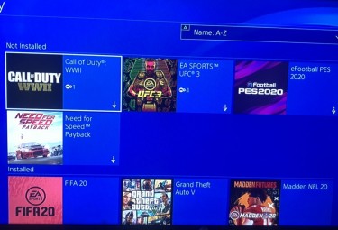 Sony PlayStation 4 + 2 Controllers + 8 Games