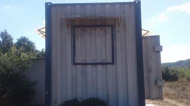 Used 40ft Retrofitted Container Located In Spring 