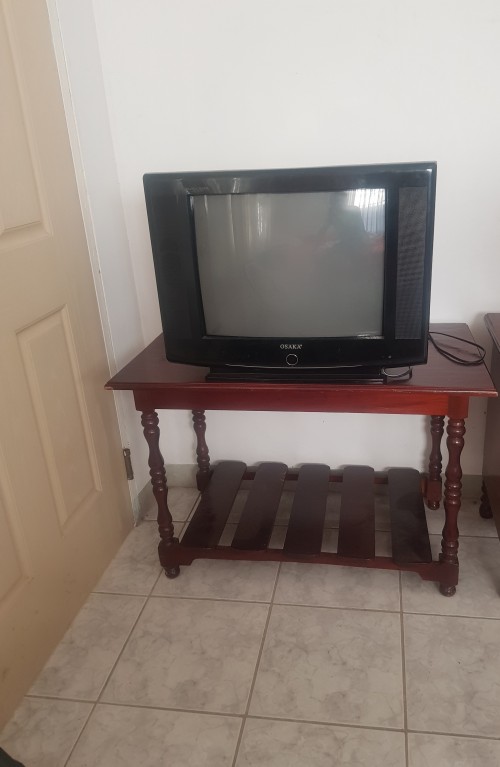 TV With TV Stand / Center Table