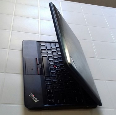 LikeNEW Lenovo ThinkPad 4GB/320GB 11.6Inch Screen