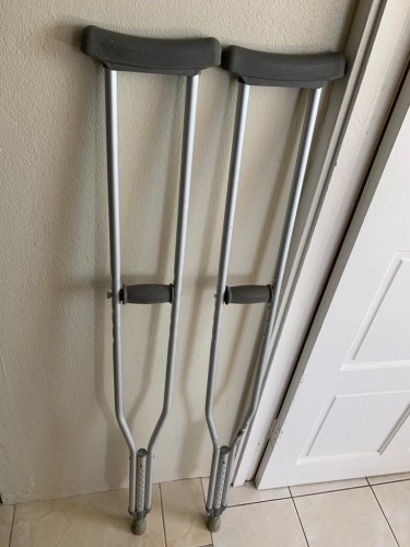 Crutches/Walking Aid