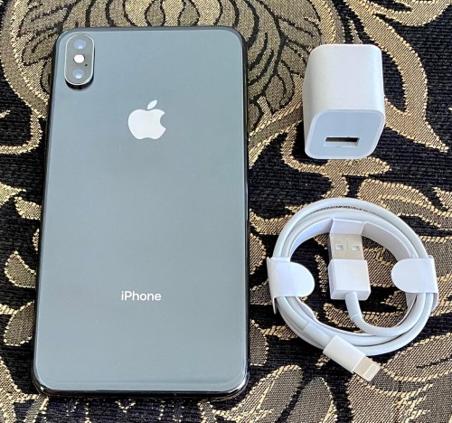 Used IPhone XS Max <br />
(Factory Unlocked)