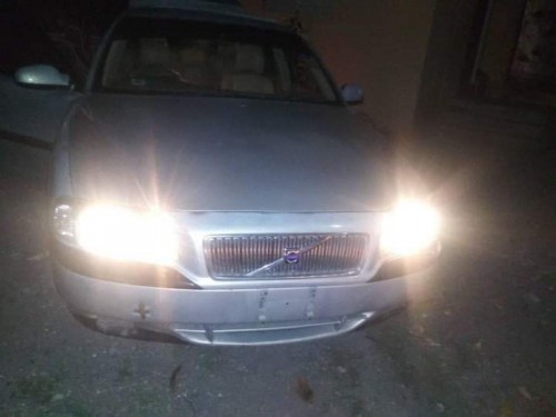 Volvo 2ooo Driving Car In Good Condition